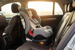 Sicurezza Bambini in Auto: Consigli e Prescrizioni